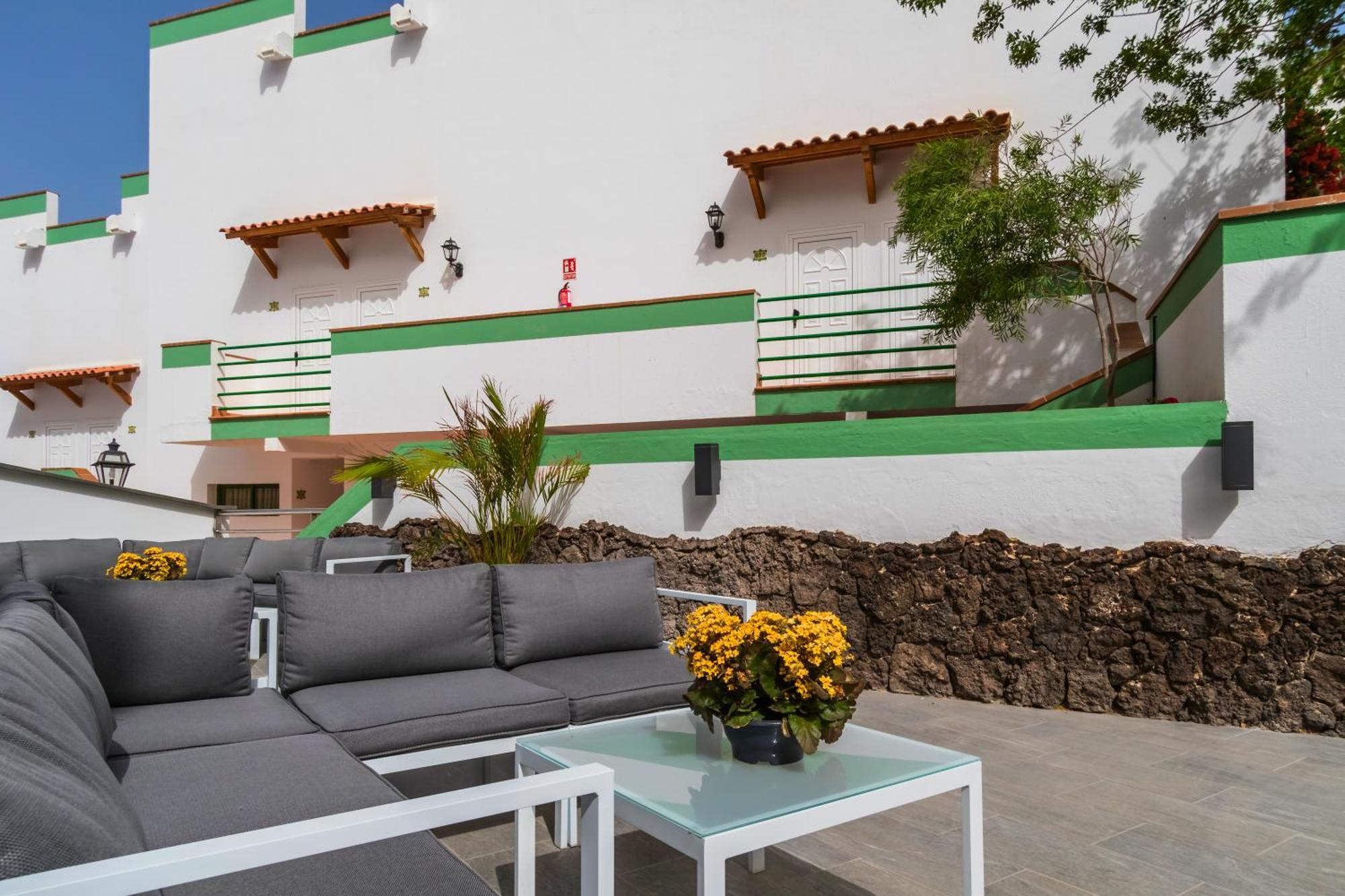 Aparthotel Esquinzo Y Monte Del Mar Playa De Esquinzo Exterior photo